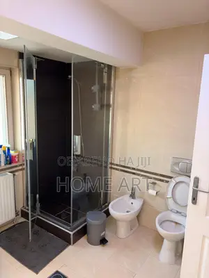 Se iznajmuva eksluzivna kuka vo Taftalide 1 od 200m2