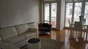 Se izdava stan od 70m2 vo Debar Maalo