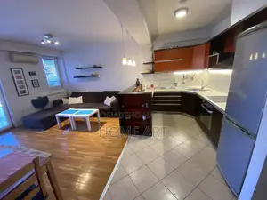 Se izdava stan vo Centar-Univerzalna 75m2